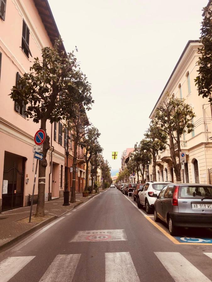 La Via Del Mare Apartman Albenga Kültér fotó